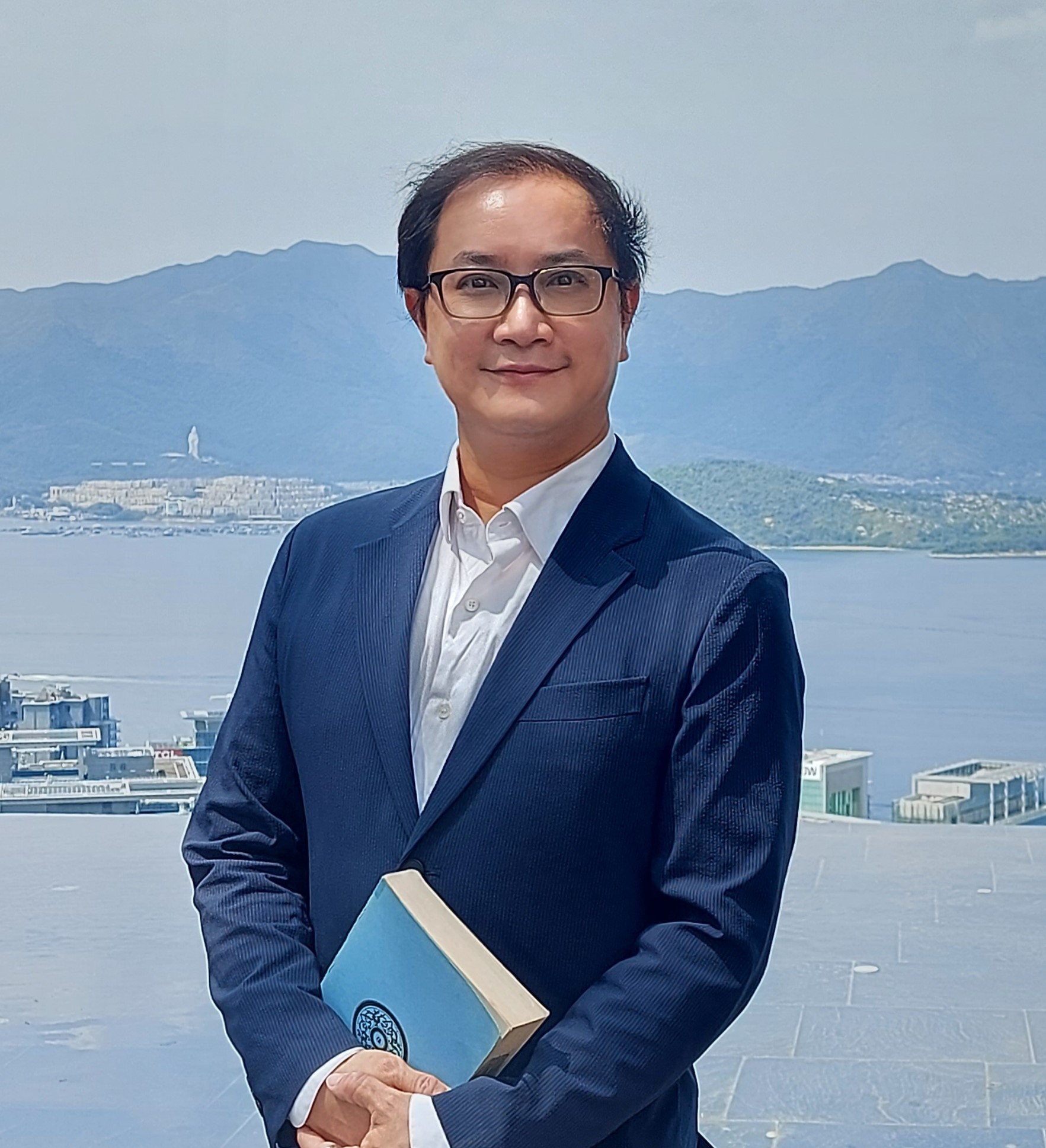 Siu-Lun Lee